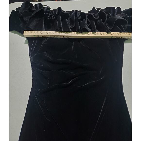 Xcape New Womens Black Velvet Evening Gown Size 14 Winter Wedding Elegant - Picture 4 of 9